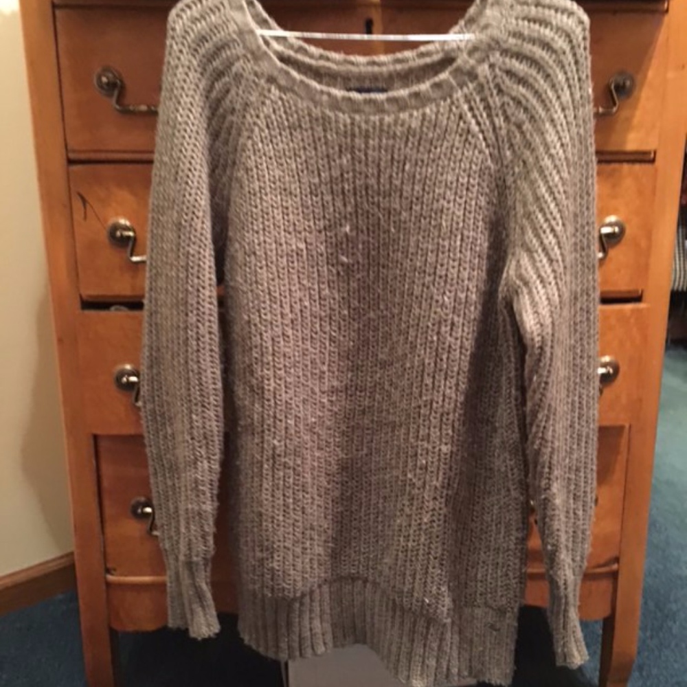 American Eagle Grey Jegging Sweater